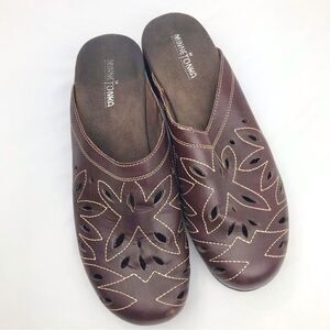 Minnetonka Brown Leather Laser Cut Leaf Stitch Slip On Slide Clog Mules